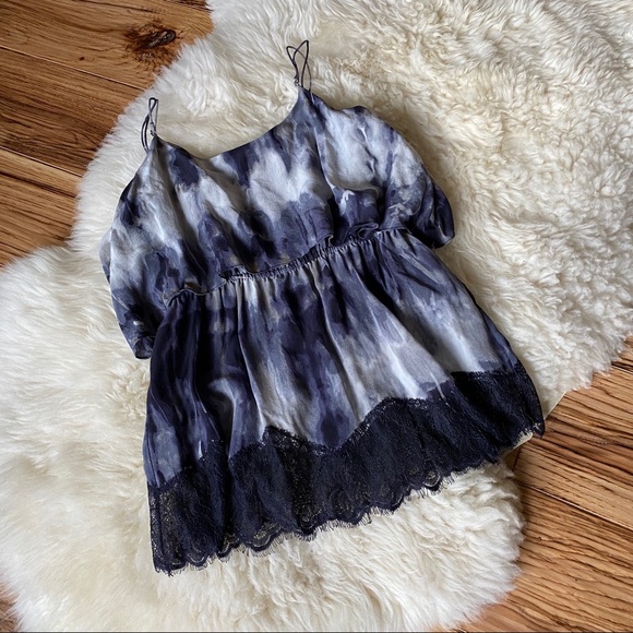 100% Silk Aritzia Central Park West Blouse Camisole Tank Tiered Flowy - Picture 1 of 9